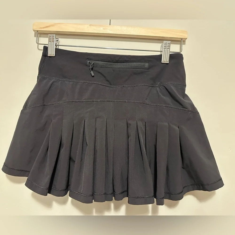 Lululemon Circuit Breaker Skirt Black Size 2